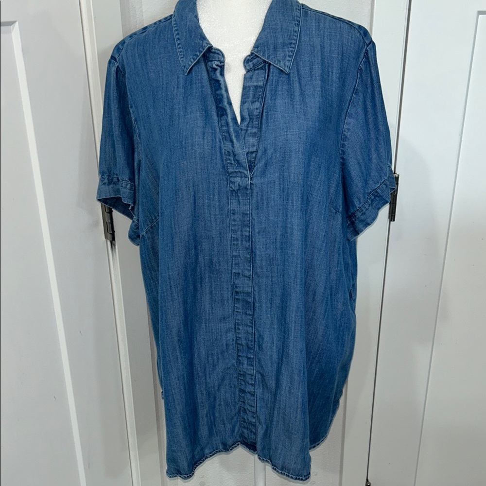 J. Jill Denim Blue Button-Down Short Sleeve Shirt